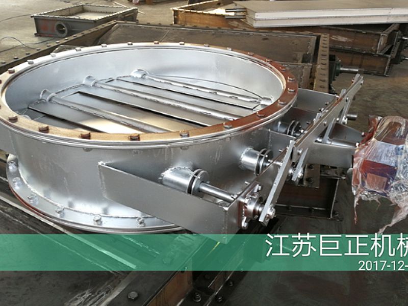 圓形擋板門（直徑190cm），準備入庫中